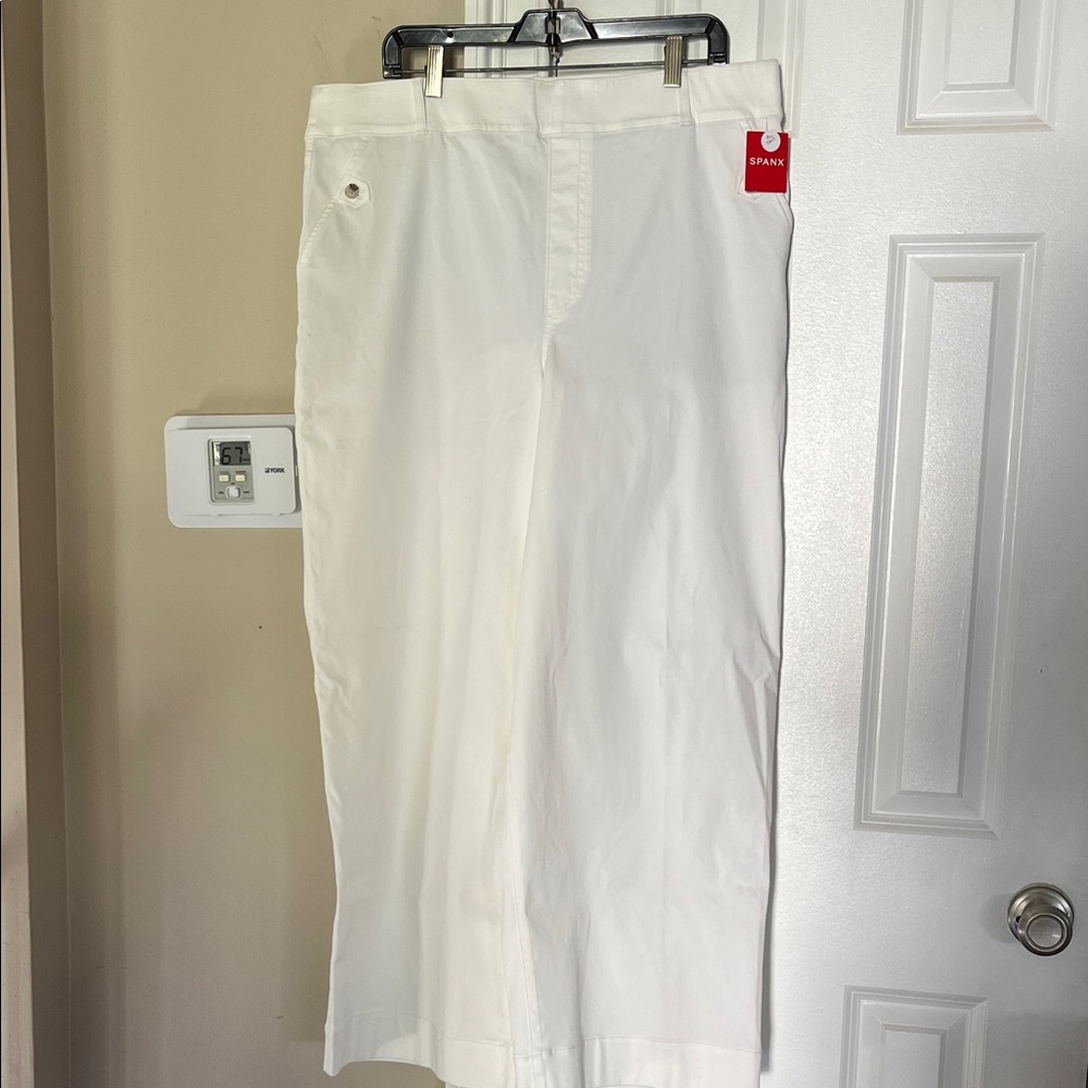 Women’s white wide leg cropped SPANX 3XT